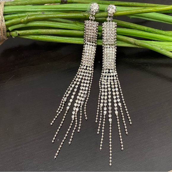 Vintage Unsigned Pavé Clear Rhinestones Drop Fringe Runway Statement Earrings - Picture 4 of 13